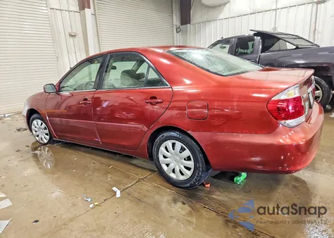 2005 Toyota Camry Le z USA, uszkodzony, nr VIN 4T1BE32K45U416557